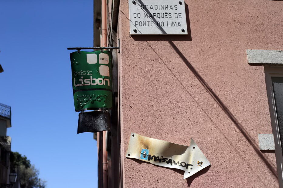 Carros queimados durante a madrugada em Lisboa