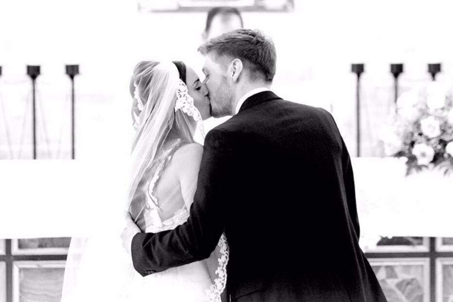 Jovem mãe que ajudou vítimas de cancro morre com a doença