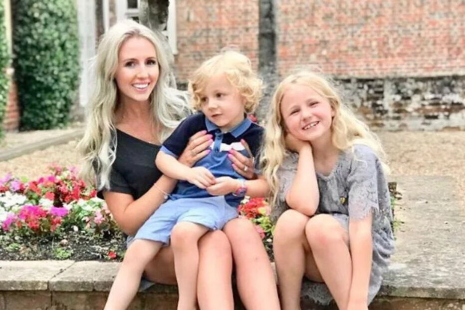 Mãe viaja em primeira classe e manda filhos para a classe económica