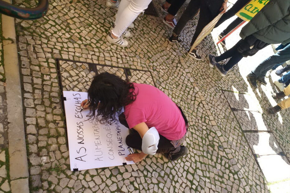 Jovens manifestam-se em Lisboa contra precariedade laboral e baixos salários