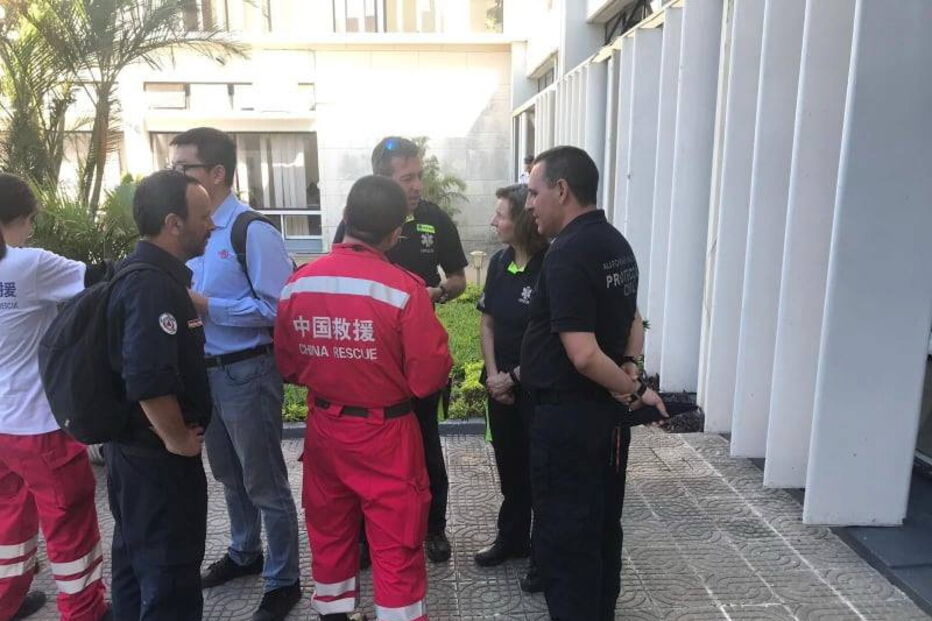 INEM partilha imagens de bombeiros e GNR a prestar ajuda na Beira