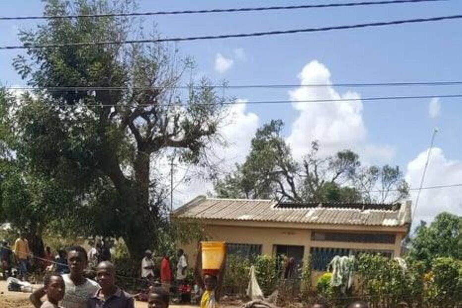 INEM partilha imagens de bombeiros e GNR a prestar ajuda na Beira