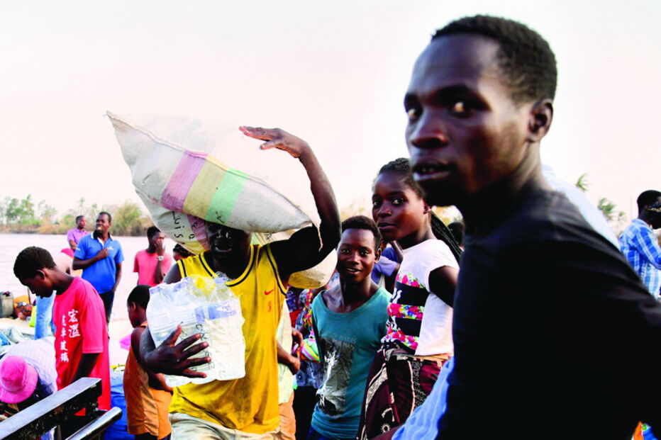 Depois das buscas, a prioridade agora é ajudar as populações afetadas   