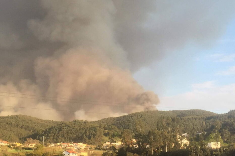 Fogo em Castelo de Paiva evoluiu para Arouca
