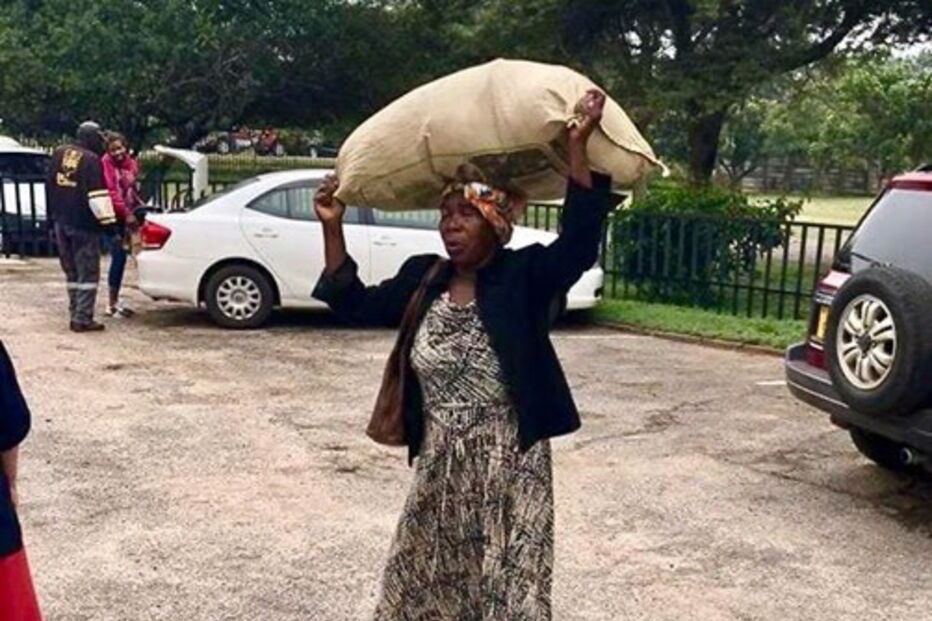 Mulher de 71 anos andou 10 km a pé para ajudar vítimas do Idai