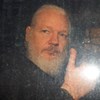 Assange recusa ser extraditado para os Estados Unidos. Foi condenado a 50 semanas de prisão
