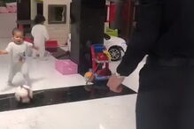 Filho mais novo de Cristiano Ronaldo já mostra dotes para o futebol