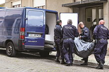 Corpo de Heila Lopes foi retirado por agentes das automacas da PSP