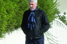 José Sócrates, antigo primeiro-ministro, contratou-o como motorista em 2011, por intermédio da irmã de João Perna, que é funcionária do PS    