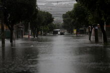 Inundações provocam caos nas ruas do Rio de Janeiro
