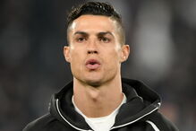 Gesto de Cristiano Ronaldo está a emocionar os adeptos do Ajax