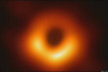 Revelada a primeira imagem de sempre do buraco negro 