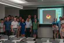 Katie Bouman com a equipa