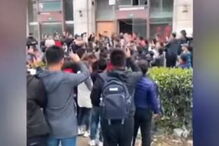 Shen Wei, Sem-abrigo alcança estrelato através das redes sociais