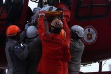 Morreu o menino de 12 anos resgatado vivo após várias horas soterrado em prédio no Rio de Janeiro