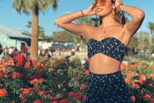 Sara Sampaio no festival de música Coachella