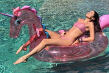 Sara Sampaio no festival de música Coachella