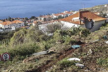 Autocarro caiu sobre casa e matou 29 pessoas na Madeira