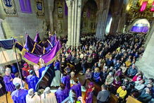 Braga. A procissão teofórica é um dos momentos altos da semana santa. Realizou-se ontem na sé da cidade dos arcebispos