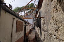  Grua cai e danifica casas no centro do Porto