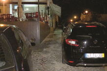 Barulho na esplanada, em Fermentões, levou o agressor, de 52 anos, a atacar com uma faca