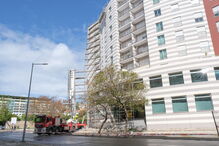 Bombeiros retiram andaime em risco de queda em Setúbal