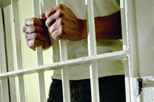 Suspeitos colocados na prisão     