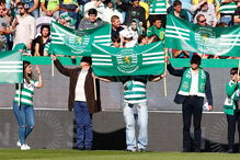 Claque do Sporting faz homenagem a adepto dois anos após morrer