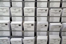 Urnas já abriram e espanhóis votam para eleger um novo governo