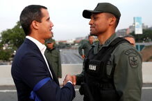 Juan Guaidó inicia operação para acabar com 