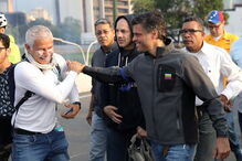 Tensão e confrontos nas ruas venezuelanas