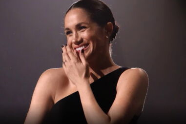 A dias de dar à luz Meghan Markle continua irreverente