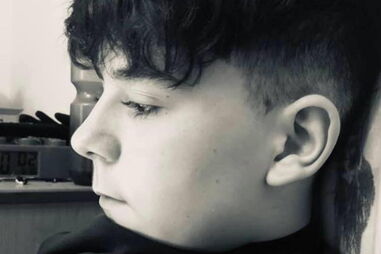 Mãe chora morte do filho de 13 anos encontrado inconsciente em parque