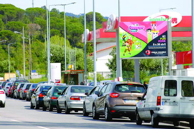 No Centro, em Leiria e Coimbra, foram muitos os que andaram de posto em posto a tentar a sorte