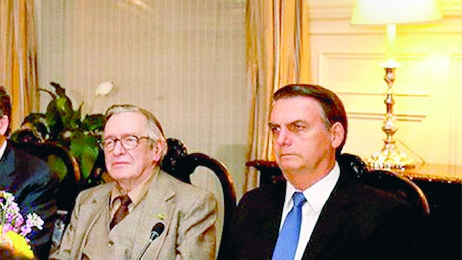 Olavo de Carvalho junto de Jair Bolsonaro, que o consulta com regularidade 