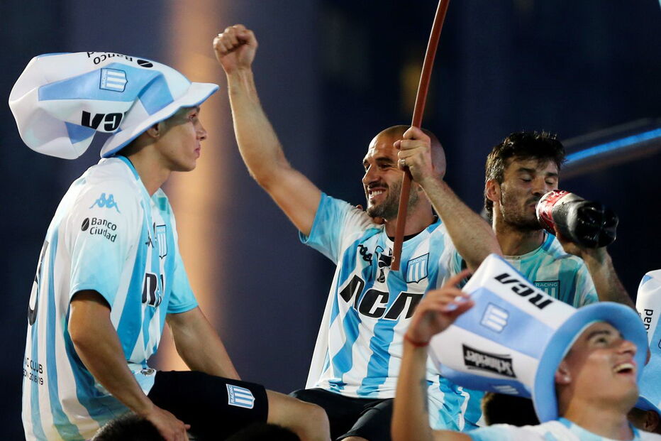 Ex-FC Porto sagra-se campeão de futebol da Argentina pelo Racing