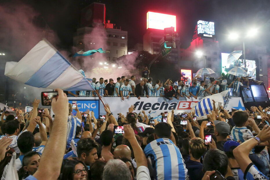 Ex-FC Porto sagra-se campeão de futebol da Argentina pelo Racing