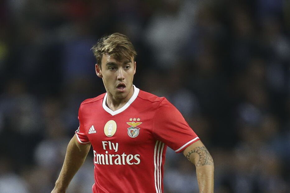 André Horta a jogar pelo Benfica no estádio do Dragão