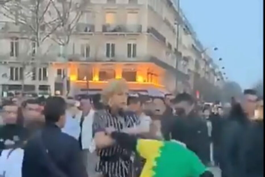 Mulher transgénero sofre agressão homofóbica em França