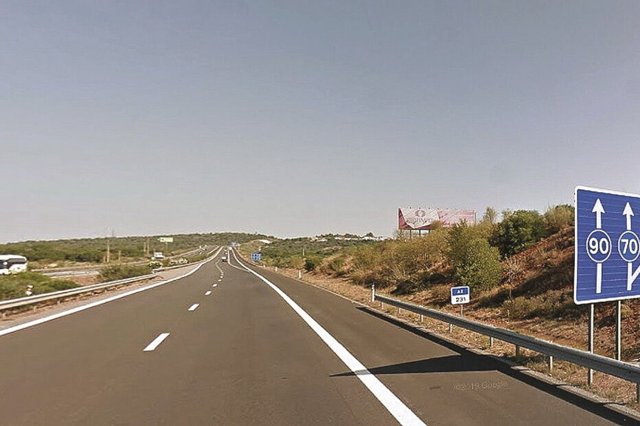 Acidente aconteceu ao km 231, depois de o condutor do carro em que seguiam, também alemão, parar para urinar  