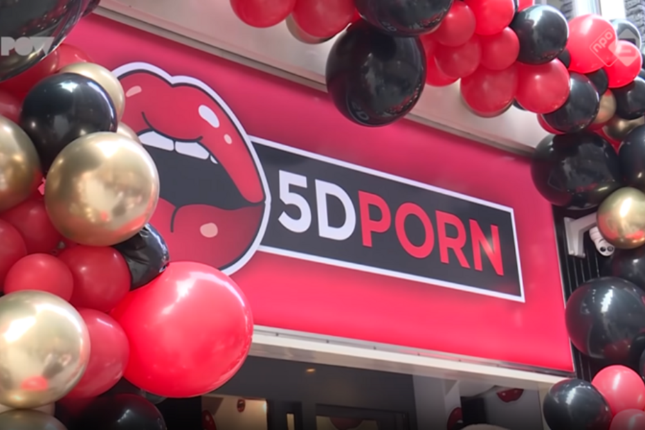 Já conhece o novo cinema pornográfico em 5D? Cadeiras movem-se e são utilizados jatos de ar e água