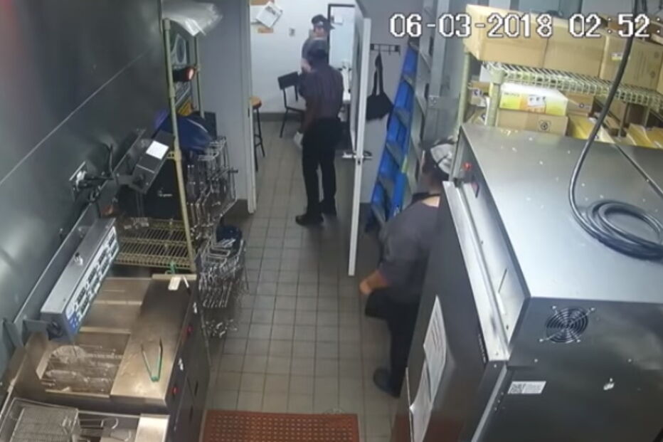 Funcionária grávida agredida por gerente de restaurante por fazer muitas pausas