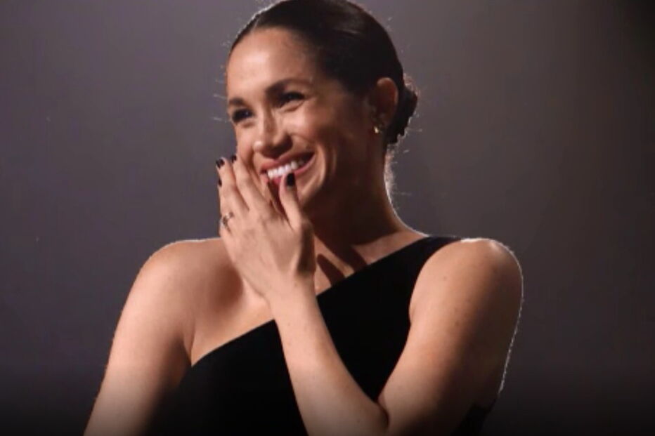 A dias de dar à luz Meghan Markle continua irreverente
