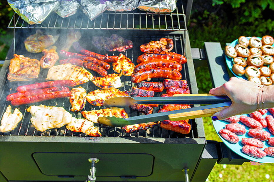 Grelhados são alternativa saudável, mas fuja de acompanhamentos pecaminosos como o pão, batatas fritas e molhos calóricos 