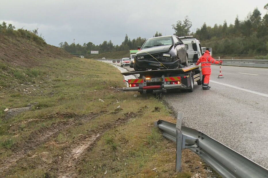 Despiste em cadeia na A1