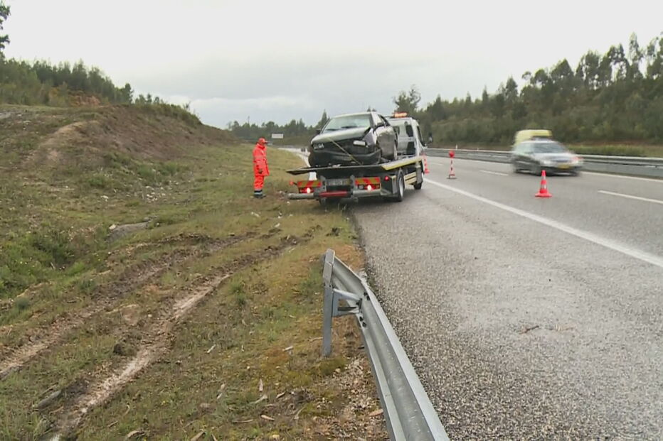 Despiste em cadeia na A1