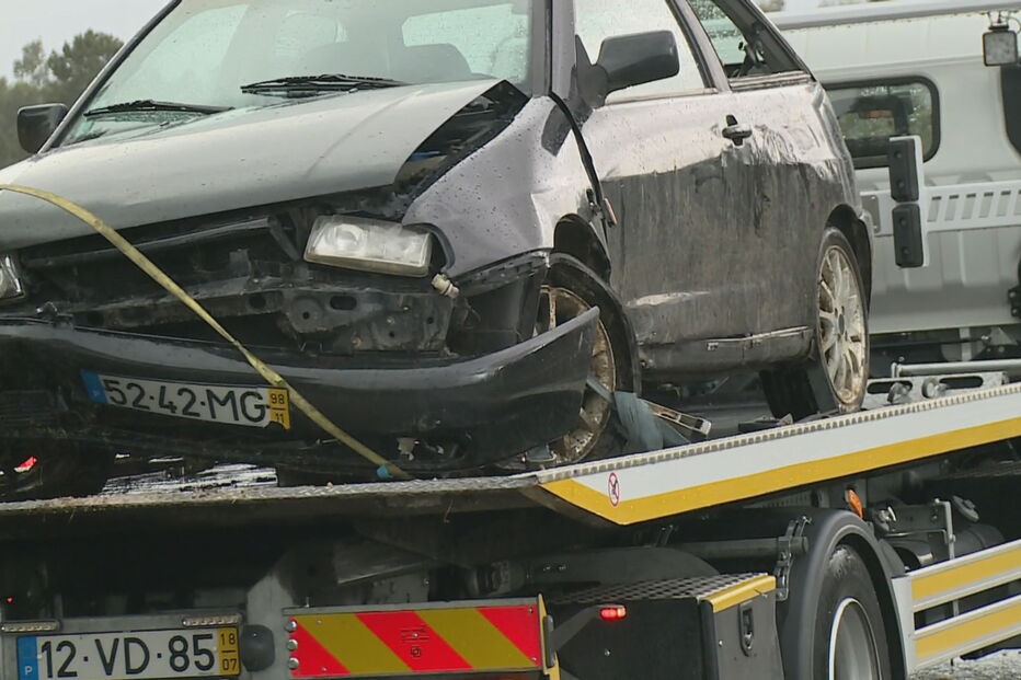 Despiste em cadeia na A1