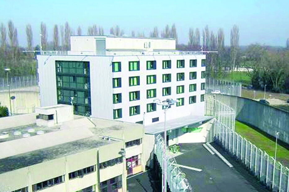 Cadeia de Champ-Dollon, onde a PJ infiltrou inspetor 