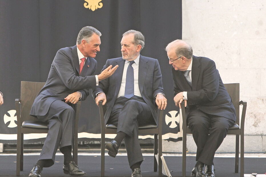 Ex-chefes de Estado Cavaco Silva, Ramalho Eanes e Jorge Sampaio abrangidos por estarem no Conselho de Estado