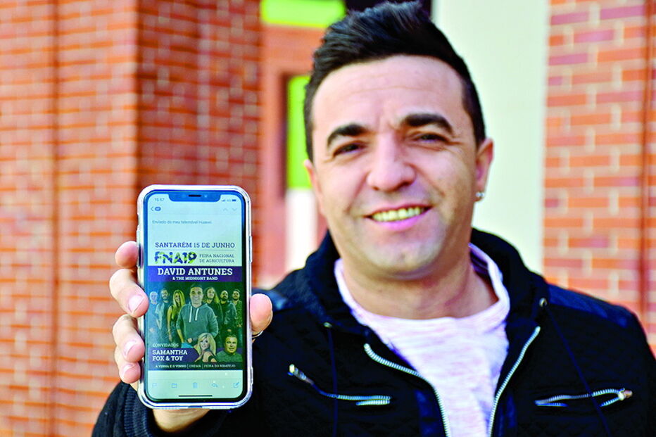David Antunes, músico, fez o convite à artista britânica através das redes sociais e mostra-se feliz por esta ter aceitado o desafio 